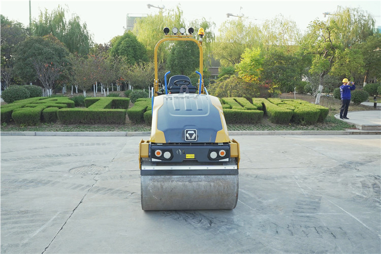 XCMG Official new 3 ton mini vibratory road roller machine XD120VT for European and American price